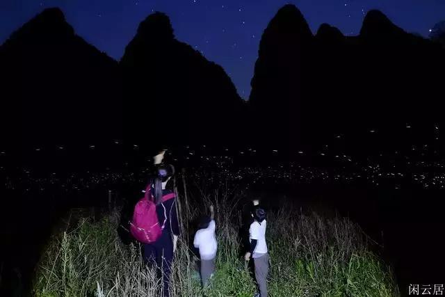 黄金荣：两次被女人卷款，晚年扫大街，子女过得如何？